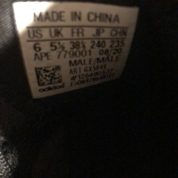 Yeezy Size 6Y - Picture 4 of 6